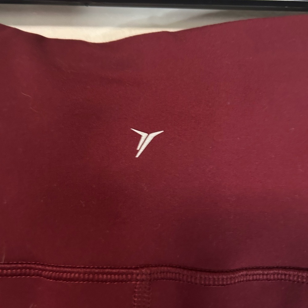 Old Navy Active Maroon Leggings, Size XS - Picture 6 of 8